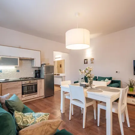 Daire Hue Kaleidoscope 1Br For 6 - Next To Train Station Krakow